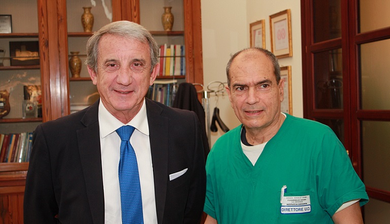 Al Garibaldi di Catania tornano a camminare due donne dopo complesso intervento di chirurgia vertebrale