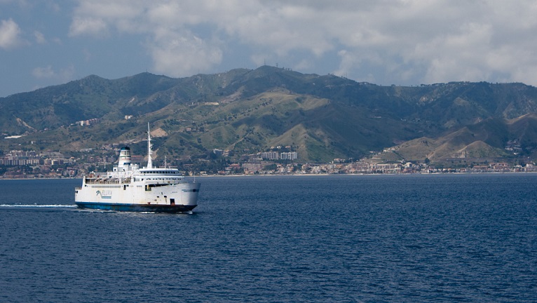 Coronavirus Sicilia: altre limitazioni per il transito nello Stretto di Messina